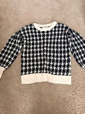 LOFT Black & White Houndstooth Crewneck Sweater